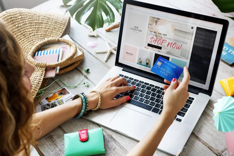 Online &scaron;oping - Dame, počastimo se dok smo jo&scaron; likvidne!