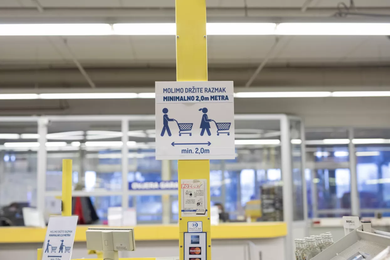 Objavljene su EPIDEMIOLO&Scaron;KE preporuke za PRVU FAZU! Evo kako će funkcionirati trgovine, javni prijevoz...