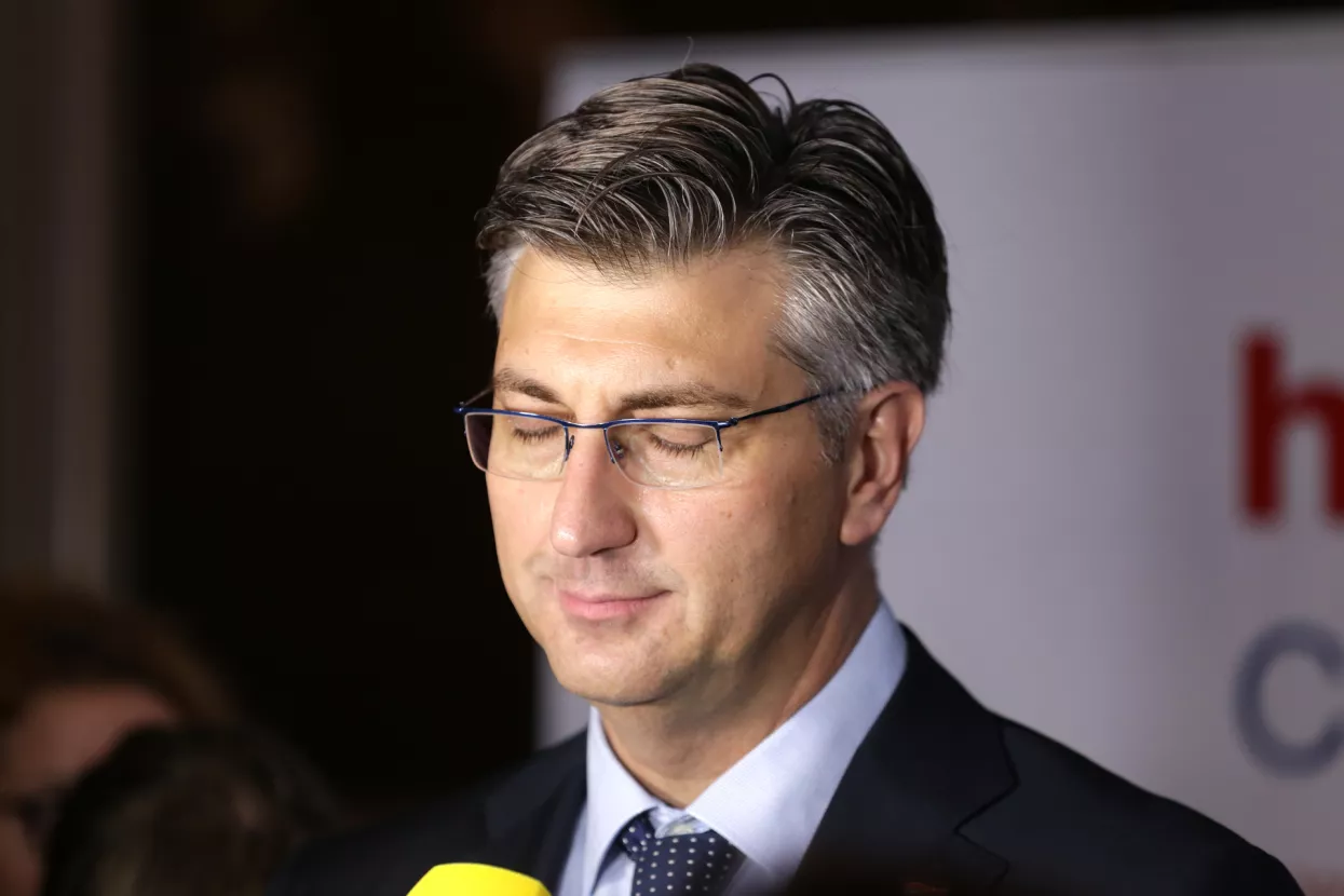 Lako za ministre, no ministarstva su trebala biti definirana prije