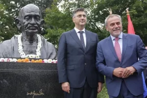 POUKE NEPOGODA: Zagreb ru&scaron;e i potapaju i državna i gradska vlast