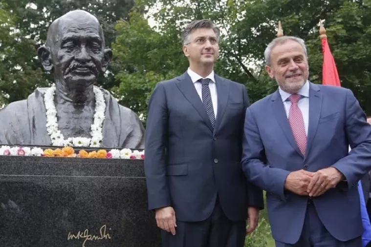 POUKE NEPOGODA: Zagreb ru&scaron;e i potapaju i državna i gradska vlast