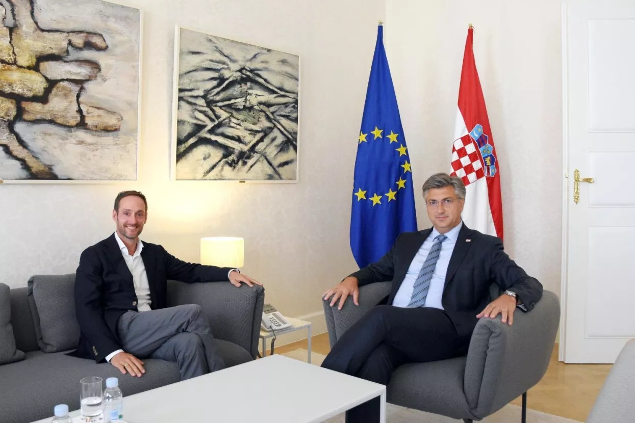 Plenković: Među prvima u svijetu regulirat ćemo boravak digitalnih nomada