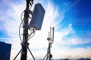 Teorija zavjera uzela maha, traži se strategija protiv dezinformacija o 5G tehnologiji