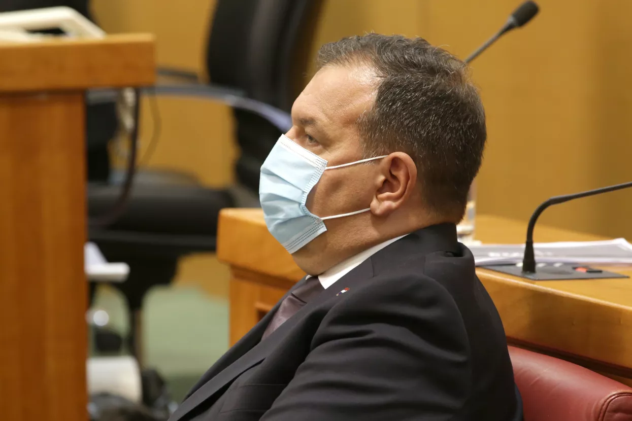 BOLESNIK NA HTV-u: Vili Bero&scaron; ohrabruje partijanere i antivaksere