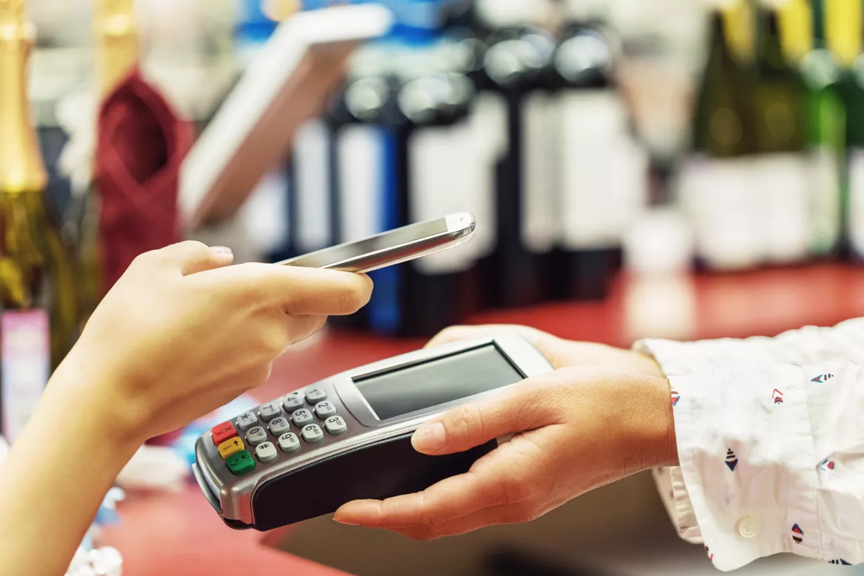 Iako vole dućane i 'ke&scaron;', pandemija i potresi natjerali Hrvate na online kupnju i kartice