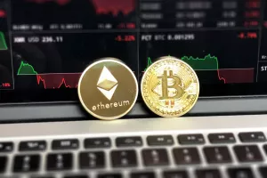 Bitcoin potonuo 25 posto, a Ether na rekordnoj razini