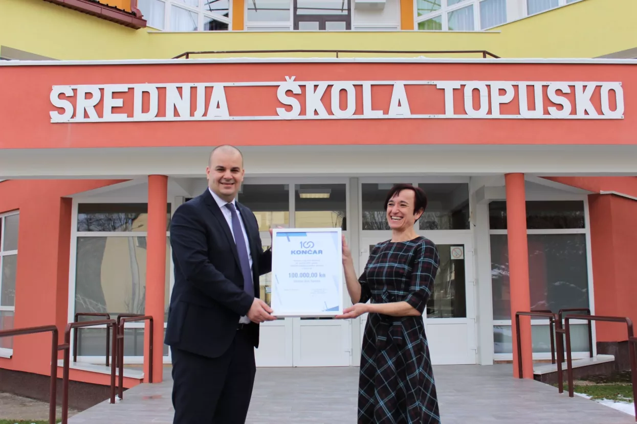 KONČAR obilježio stoljeće poslovanja donacijom od 100.000 kuna Srednjoj &scaron;koli Topusko