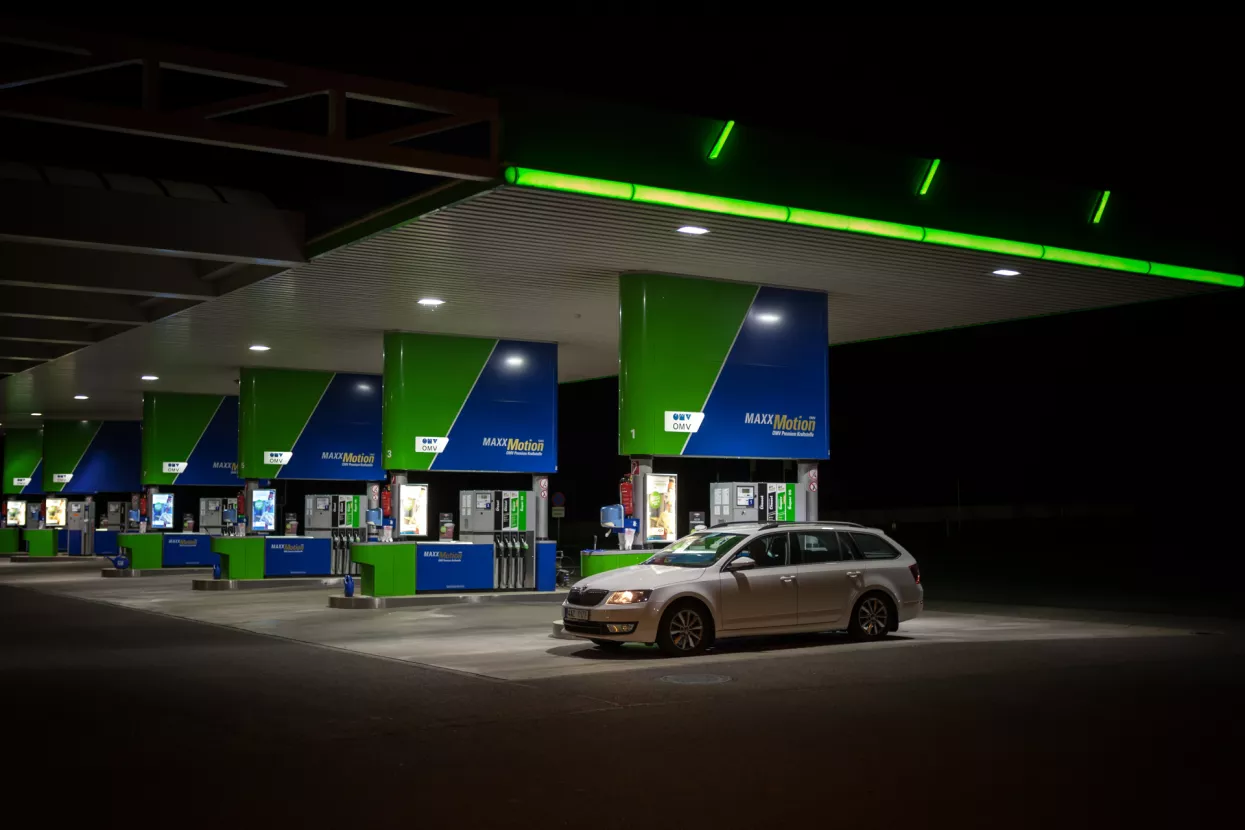 OMV napu&scaron;ta Sloveniju, prodaje 120 benzinskih servisa. A Petrol ne smije biti kupac!