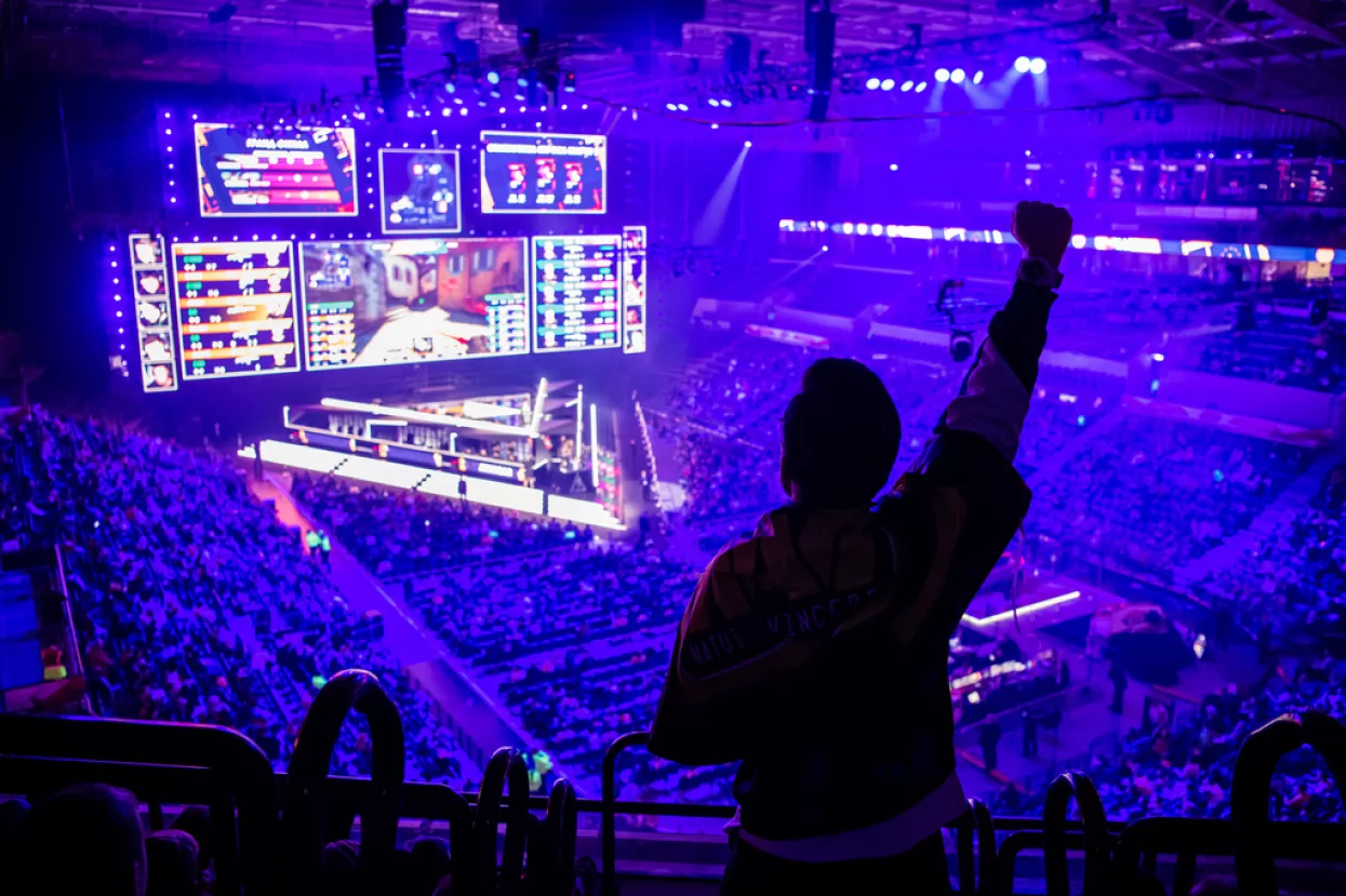 Infografika: Tko vi&scaron;e vrijedi - e-sport timovi ili sportski klubovi