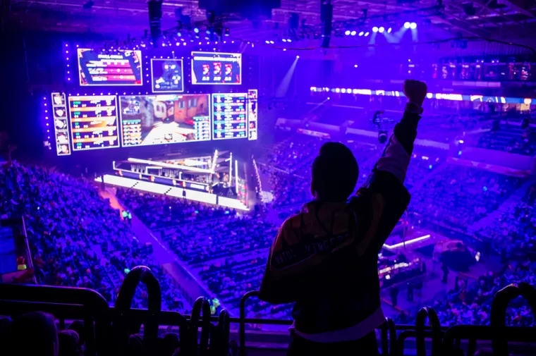 Infografika: Tko vi&scaron;e vrijedi - e-sport timovi ili sportski klubovi