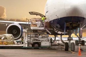 Avioprijevoznici čupali putnička sjedala da bi napravili mjesta za teret