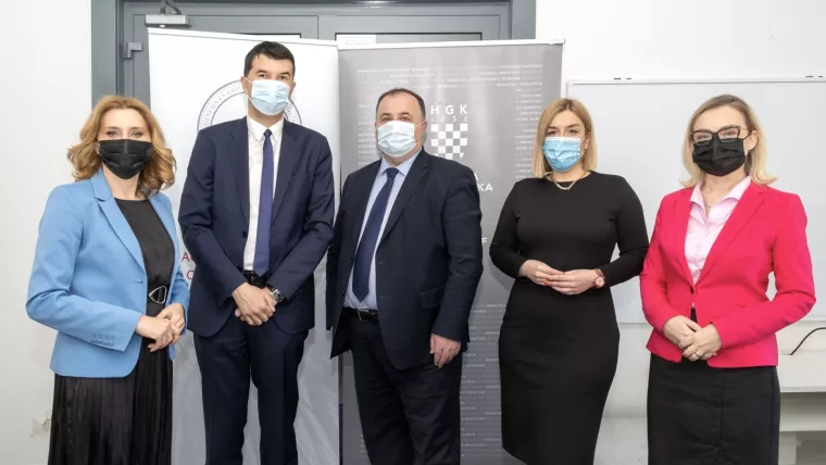 Nisu samo ime i prezime, adresa ili OIB osobni podatak, nego i političko mi&scaron;ljenje i dioptrija oka!
