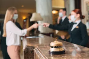 Prema prvim anketama 35 tisuća turističkih djelatnika želi se cijepiti. Hoće li uloviti sezonu?