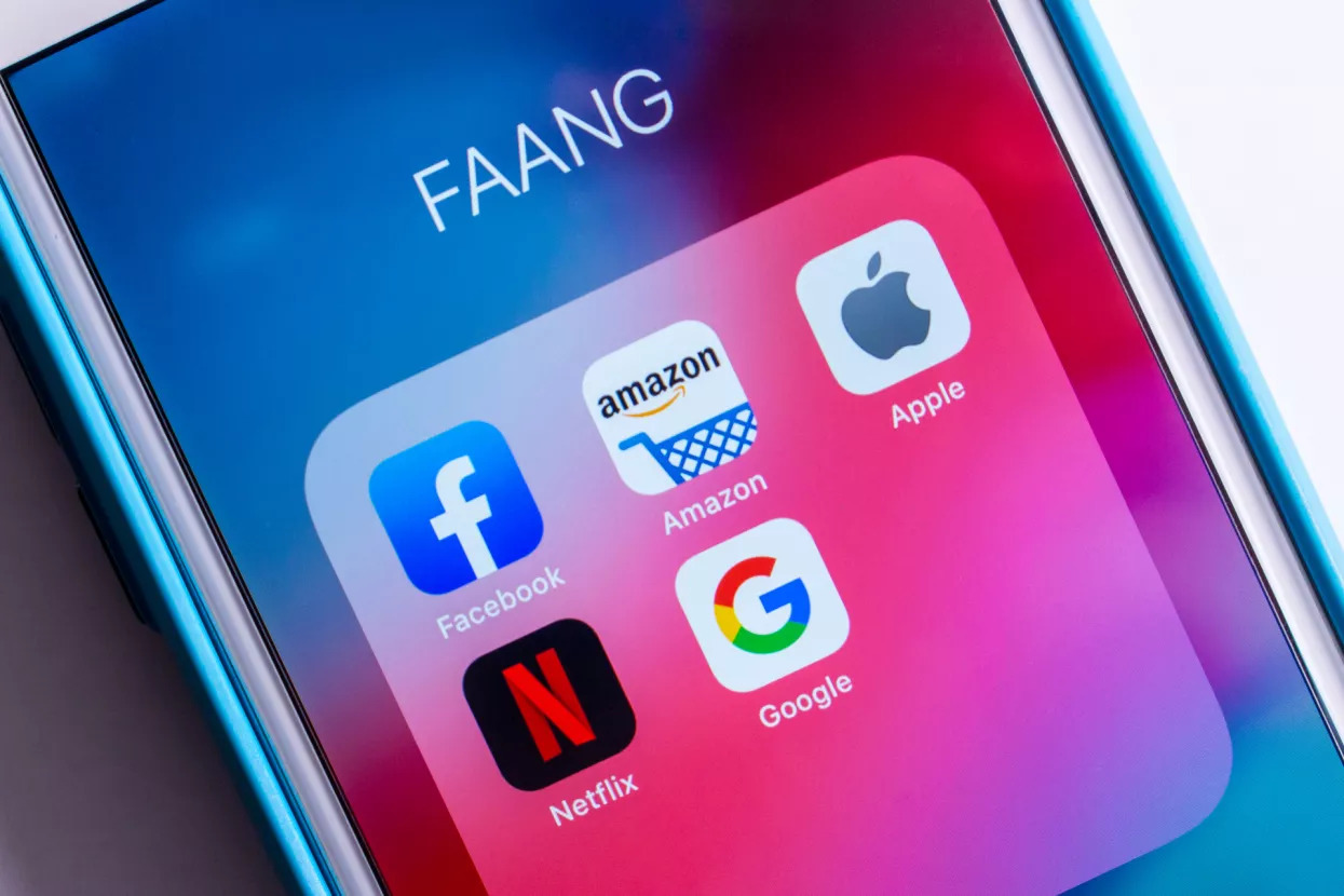 Infografika: Pogledajte koliko BigTech kompanije zarađuju svake minute