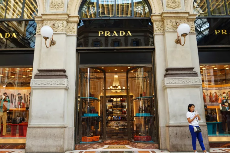 Plamena buktinja progutala tvornicu brenda Valentino, Prada uskočila u pomoć