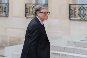 Bill Gates: Slika dobroćudnog &scaron;trebera naru&scaron;ena brojnim aferama