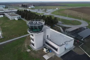 Obnovljena zgrada Podružnice Osijek s kontrolnim tornjem