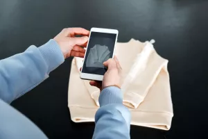 Etsy preuzeo omiljenu 'resale' trgovinu generacije Z - Depop