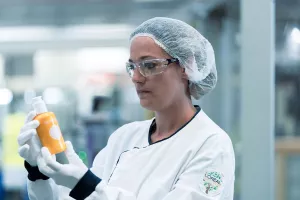 L'Oreal najavio prvu kozmetičku ambalažu od enizimatski potpomognute reciklirane plastike