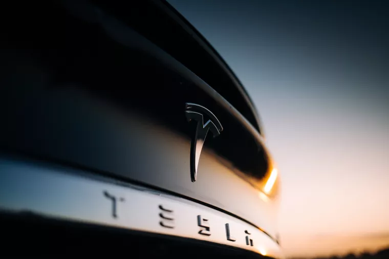 Teslini automobili pod povećalom - U tijeku je službena istraga autopilota
