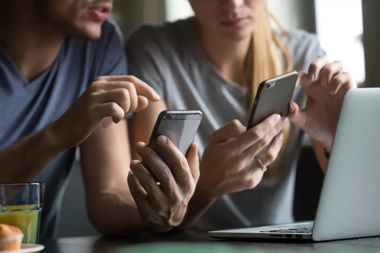 Investiranje za neznalice - dionice, ETF-ovi i kriptovalute na ekranima mobitela