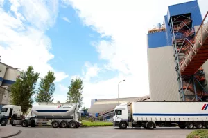 Brojimo &scaron;lepere (45) Cemex je pro&scaron;le godine kamionima izvezao vi&scaron;e od 570 tisuća tona rasutog tereta, brodovima mnogo vi&scaron;e