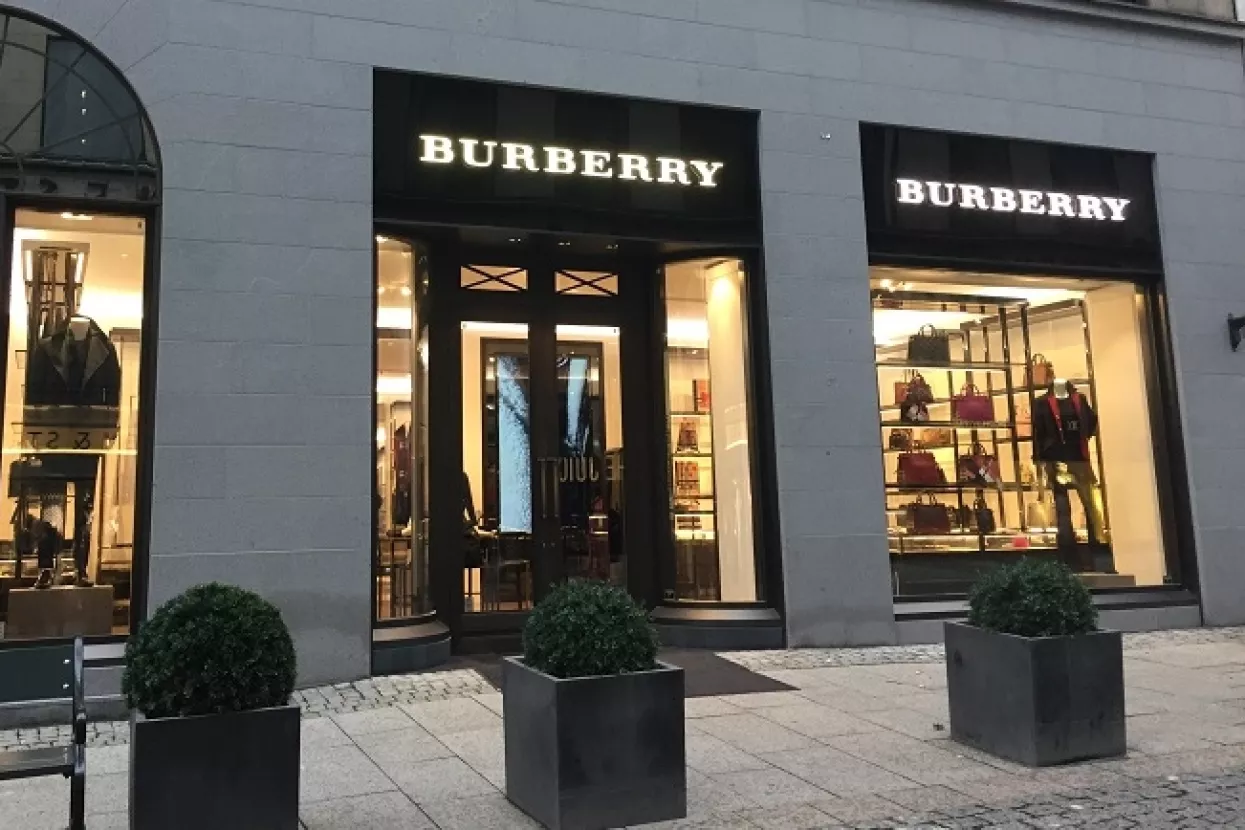 Modni transfer: Čudotvorac Jonathan Akeroyd novi izvr&scaron;ni direktor Burberryija