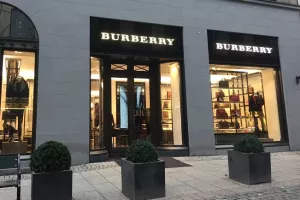 Modni transfer: Čudotvorac Jonathan Akeroyd novi izvr&scaron;ni direktor Burberryija