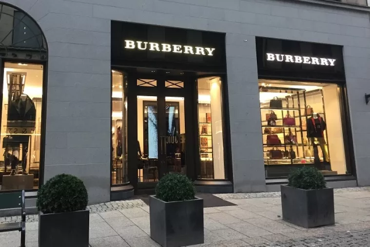 Modni transfer: Čudotvorac Jonathan Akeroyd novi izvr&scaron;ni direktor Burberryija