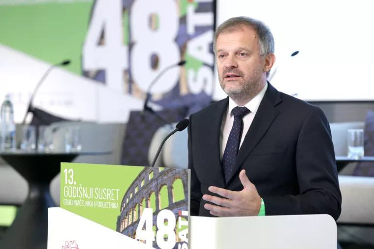 Javna uprava uvodi elektronički potpis i pečat