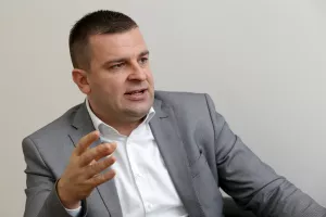Dario Hrebak (HSLS): Korupcija nije ni&scaron;ta novo u na&scaron;em dru&scaron;tvu. Političari su odraz, slika birača