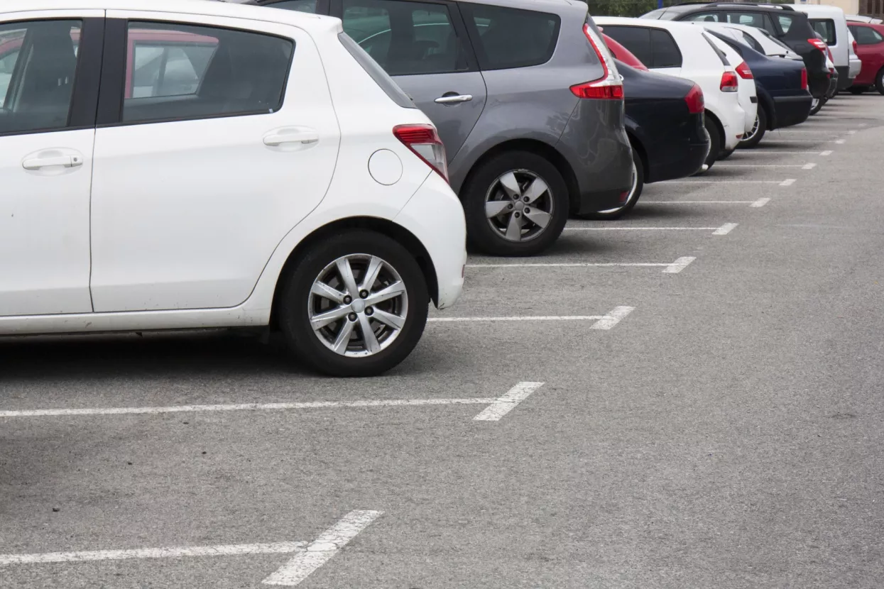 U pro&scaron;loj godini zabilježen gotovo jednak rast broja registriranih novih automobila u Hrvatskoj i Mađarskoj