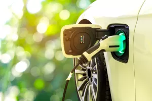Interes za hibridna vozila i dalje znatno veći nego za električna