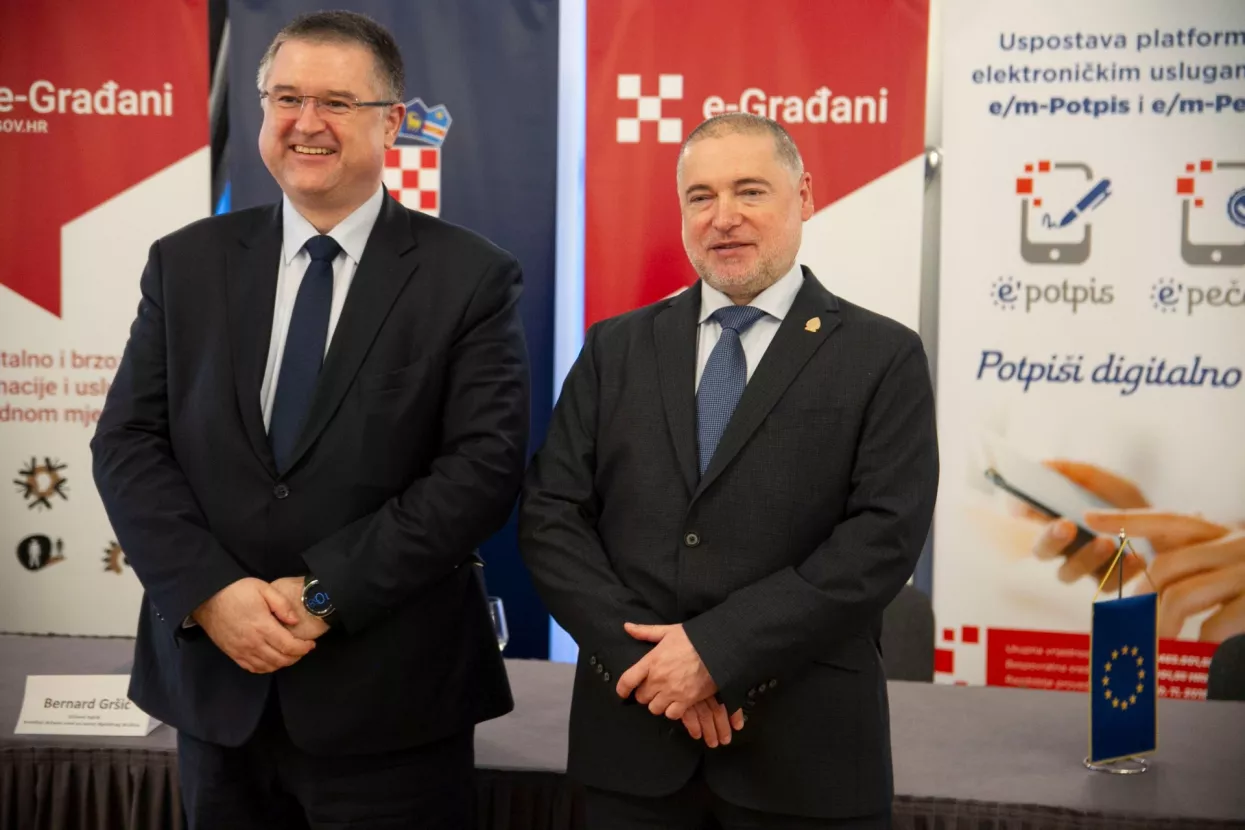Uvođenje elektroničkih potpisa i pečata digitalizirat će poslovanje državne i javne uprave