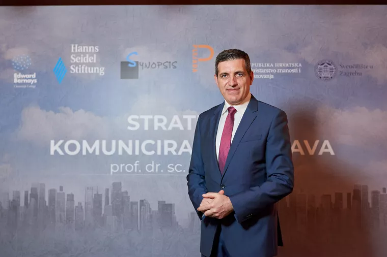 Predstavljena nova knjiga Bože Skoke 'Strate&scaron;ko komuniciranje država'