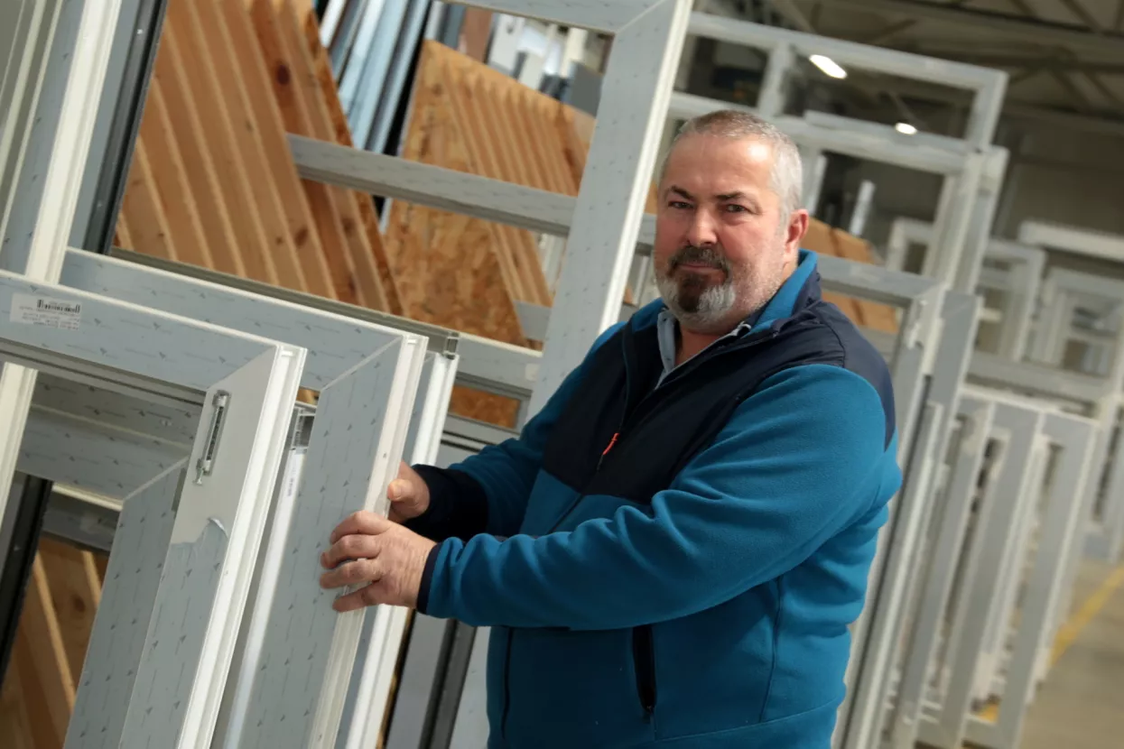 [Poslovni putopis] Troha-dilova PVC stolarija na bazi inovacija, originalnog softvera i fran&scaron;izinga