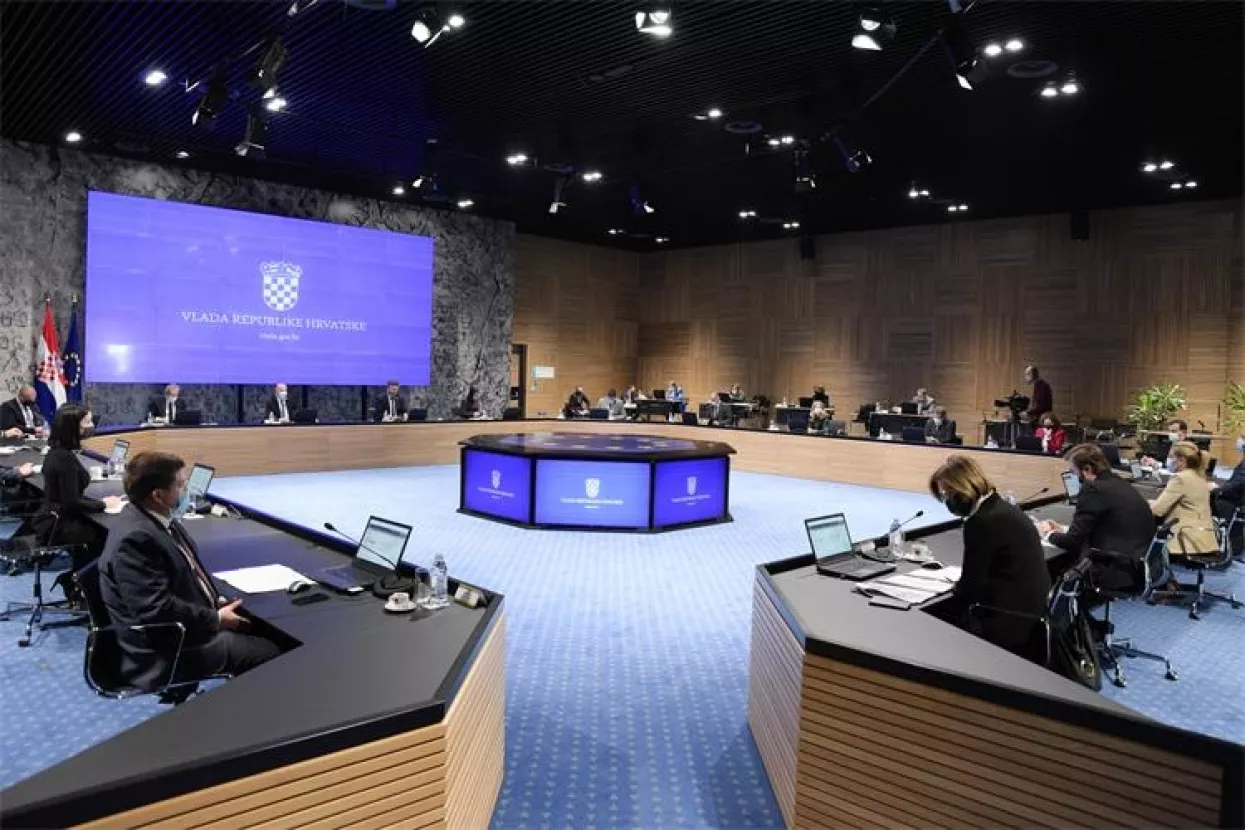 Malotko po&scaron;ten i sposoban voljan je prljati se hrvatskom politikom