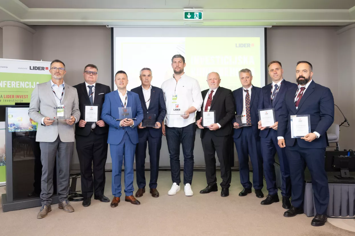 NA FOTOGRAFIJI S LIJEVA NA DESNO SU: Mate Poropat (JGL), Pavel Vereshak (BAT Adria), Josip Ninić (Končar), Damir &Scaron;imunović (Feal Hrvatska), Mario Popić (Tvornica tekstila Trgovi&scaron;će), Zvonimir Viduka (Altpro), Dragutin Ulama (DUNI ljevaonica obojenih metala), Denis Fir&scaron;t (OMCO Croatia) i Damir Rendulić (Na&scaron;e klasje). Fotograf: Boris &Scaron;čitar (Lider)