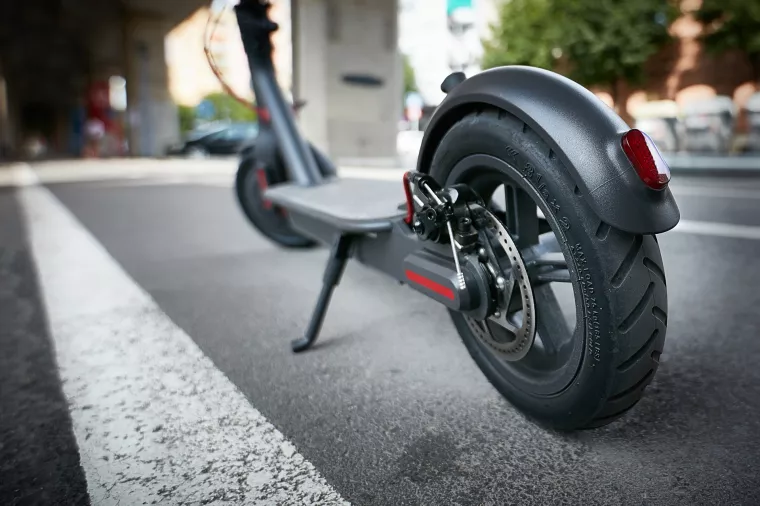 Poskupljenje goriva potaklo veću potražnju za električnim biciklima i romobilima