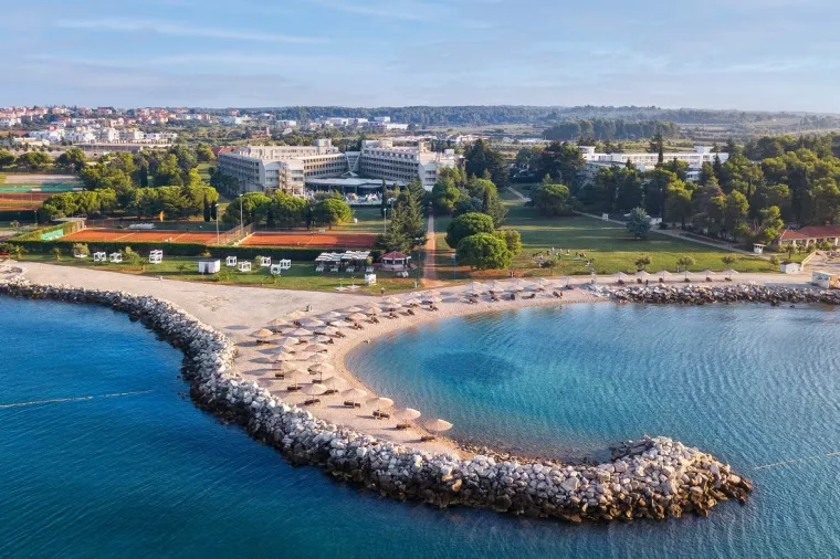 Nakon rekonstrukcije vrijedne 35 milijuna kuna, otvoren novigradski hotel Aminess Maestral