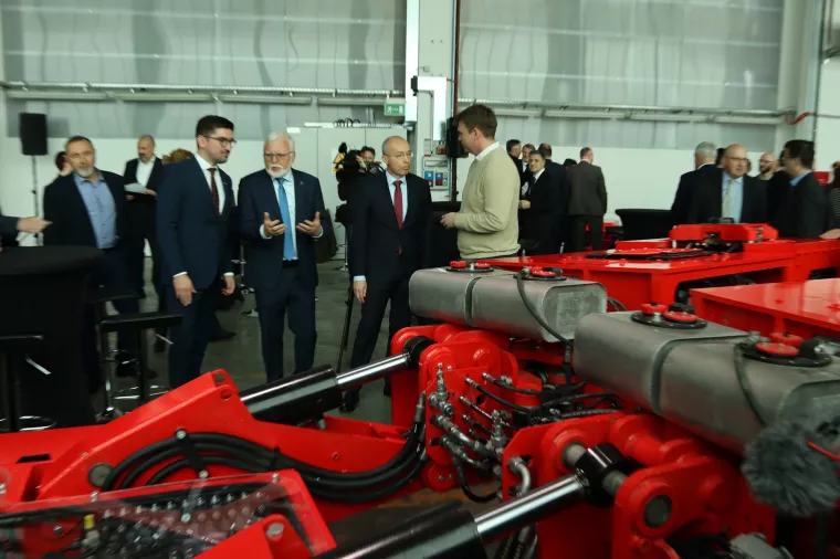 Predstavljena električna robotska flota za podzemno rudarenje domaće tvrtke DOK-ING
