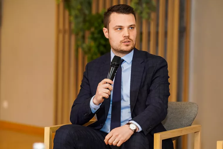 Mladi se sve manje zapo&scaron;ljavaju u struci, sve ih vi&scaron;e nakon studija odlazi van