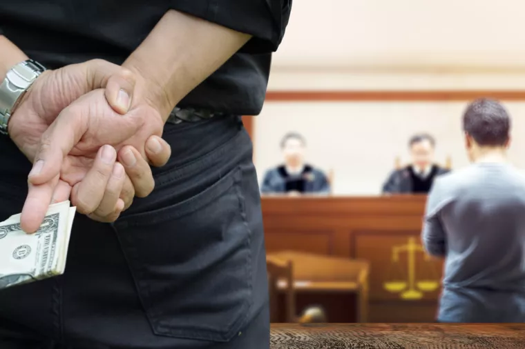 BORBA PROTIV KORUPCIJE: I dalje je sve dopu&scaron;teno, ako ne doznaju novinari ili Uskok