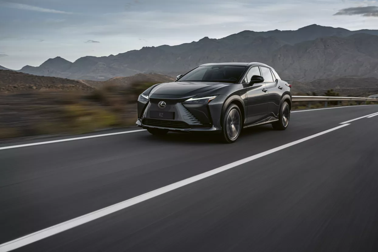 [Video] Lexus predstavio električni RZ 450e