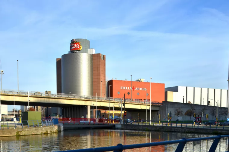 Belgijski pivarski koncern Anheuser-Busch InBev prodaje svoj udio u ruskoj pivarskoj kompaniji