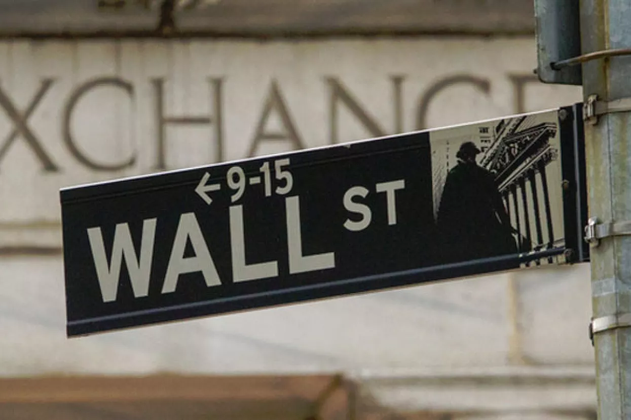 Wall Street o&scaron;tro pao, na udaru trgovački sektor