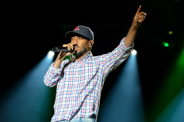 Kendrick Lamar zatvorio Glastonbury noseći krunu od trnja Tiffany&amp;Co-a