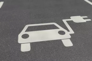 Postavljen prvi punjač za električna vozila u rasvjetnom stupu u Hrvatskoj