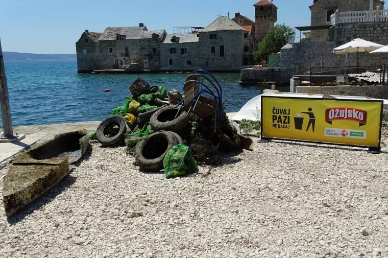 Vi&scaron;e od 3 tone i 56 kubika otpada volonteri prikupili na osam ilegalnih deponija diljem Hrvatske