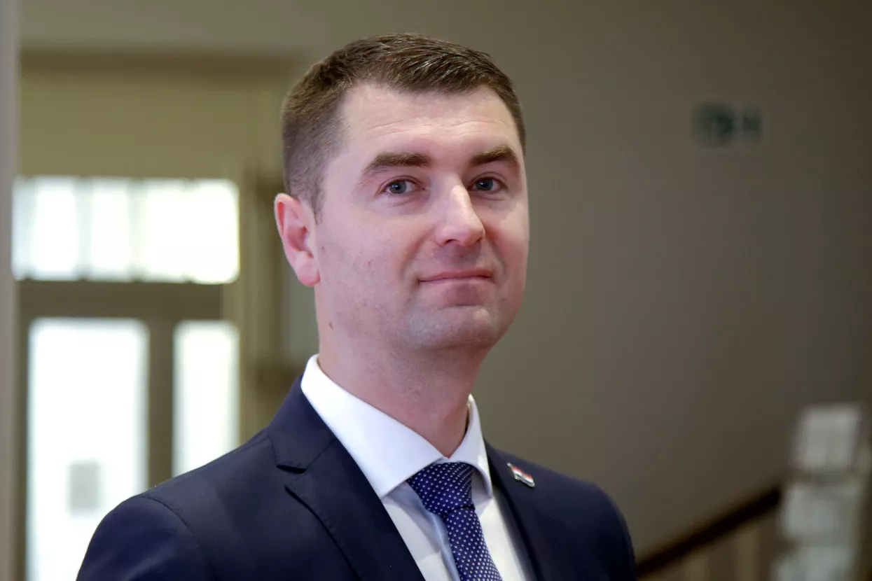 Manje grijanja, javni prijevoz i LED žarulje - to su Vladine smjernice za u&scaron;tedu